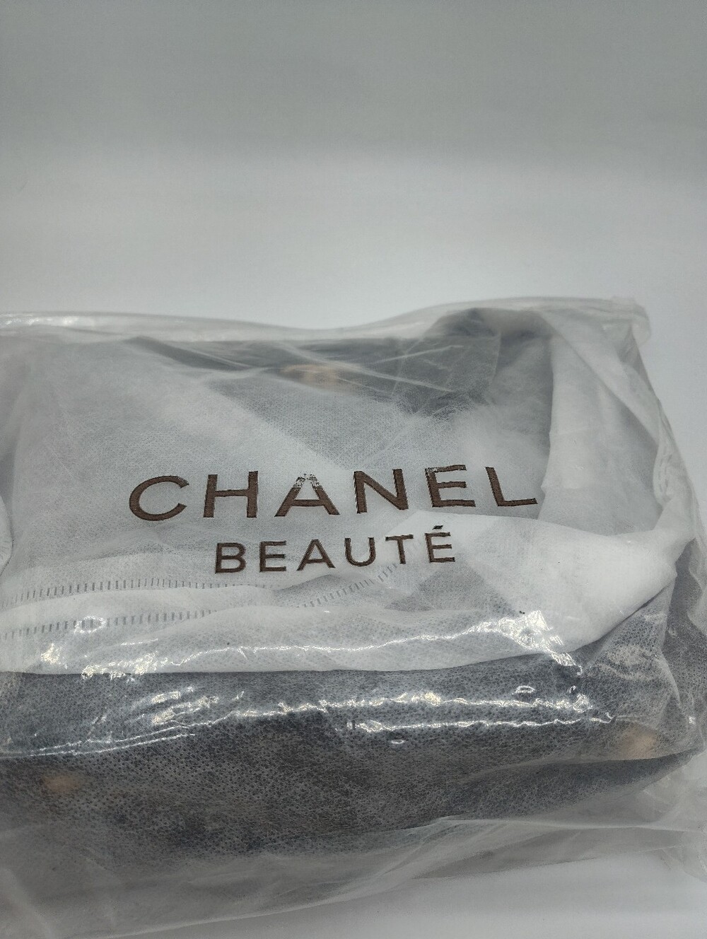 CHANEL BEAUTÉ Black Quilted Bag Gold CC Dual Strap Chain Crossbody NIP - Picture 16 of 16
